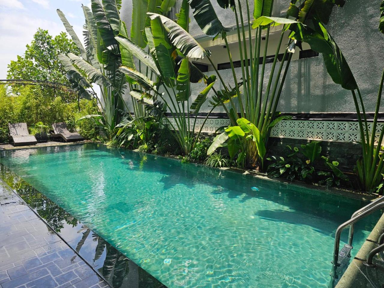 Lotus Hotel นิญบิ่ญ ภายนอก รูปภาพ