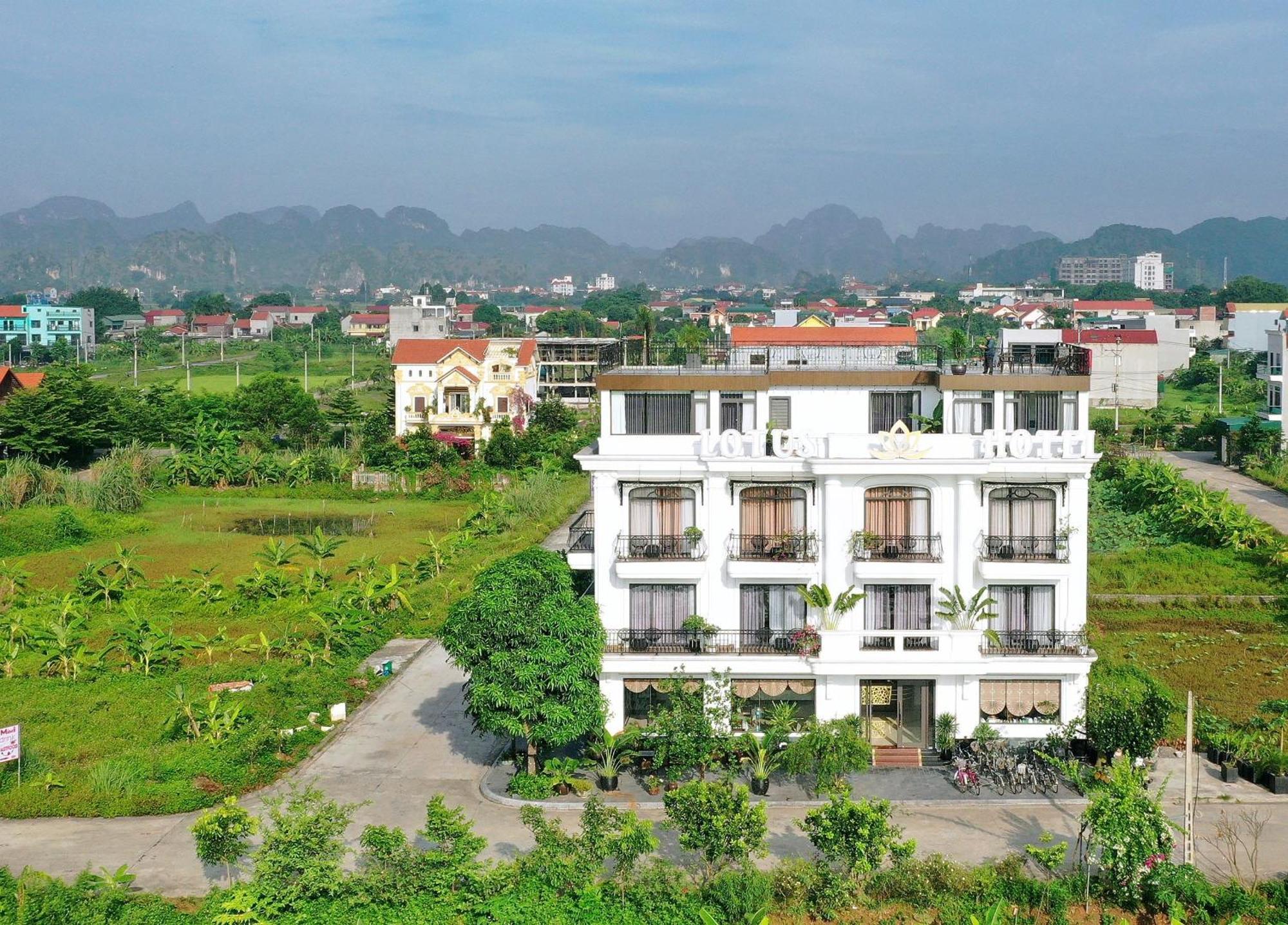 Lotus Hotel นิญบิ่ญ ภายนอก รูปภาพ