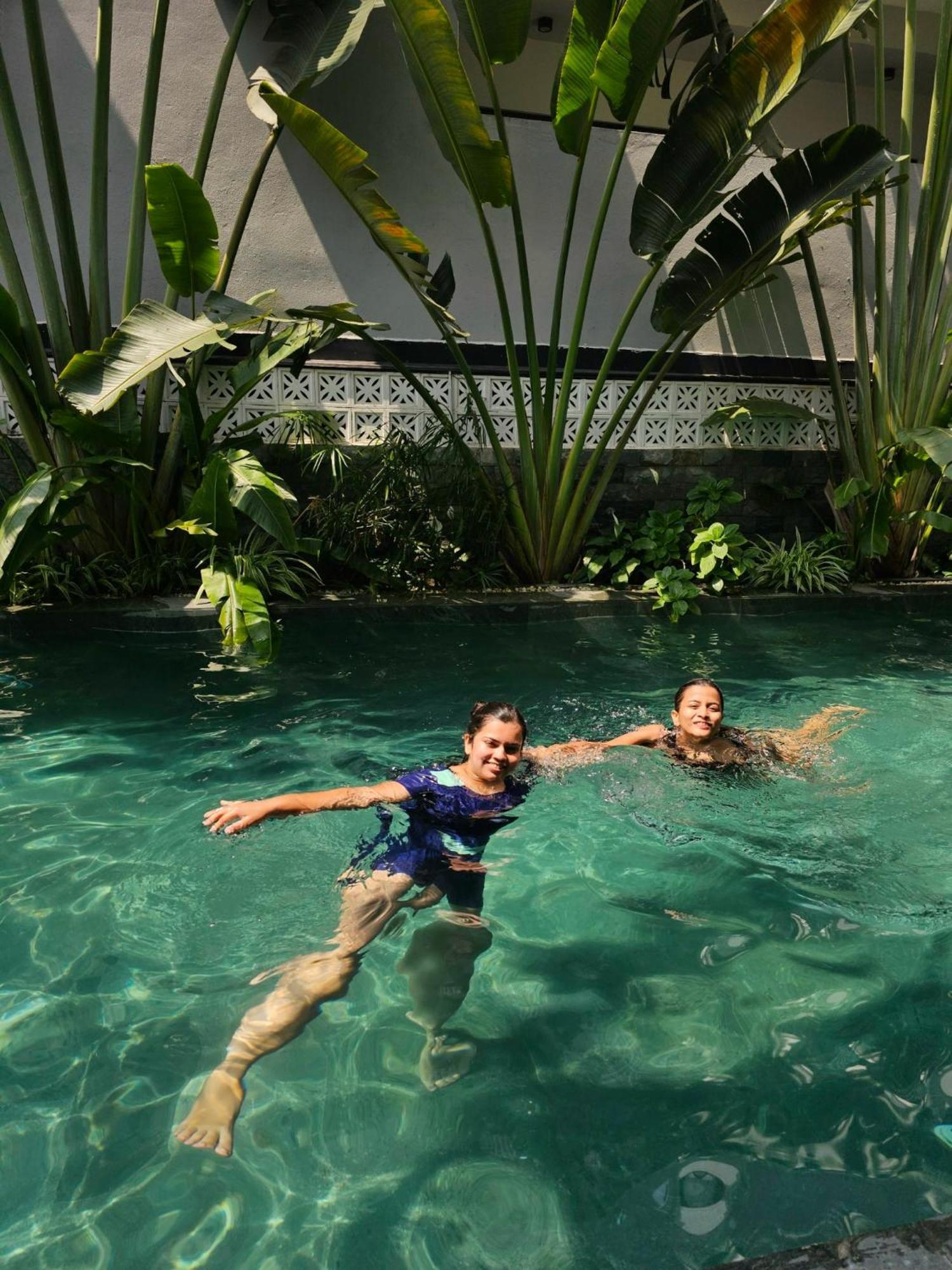 Lotus Hotel นิญบิ่ญ ภายนอก รูปภาพ