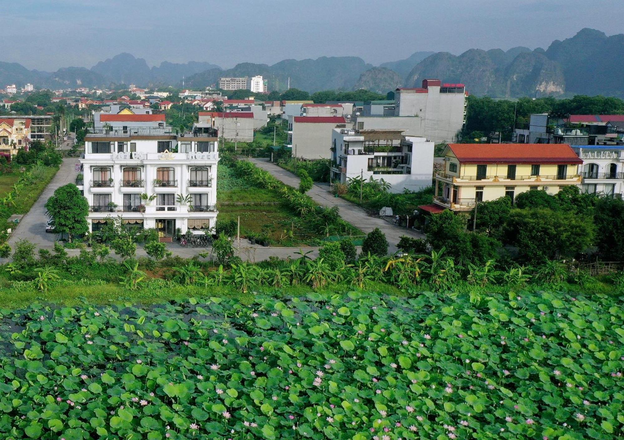 Lotus Hotel นิญบิ่ญ ภายนอก รูปภาพ